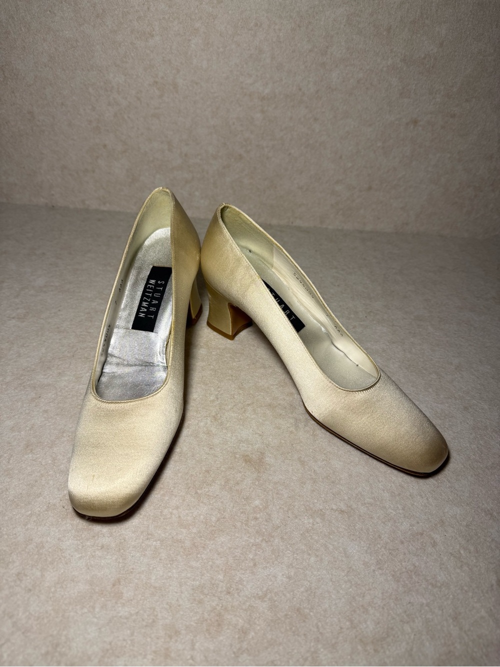 Stuart Weitzman Vintage Metallic Champagne Fabric Leather Pumps Heels Size 7